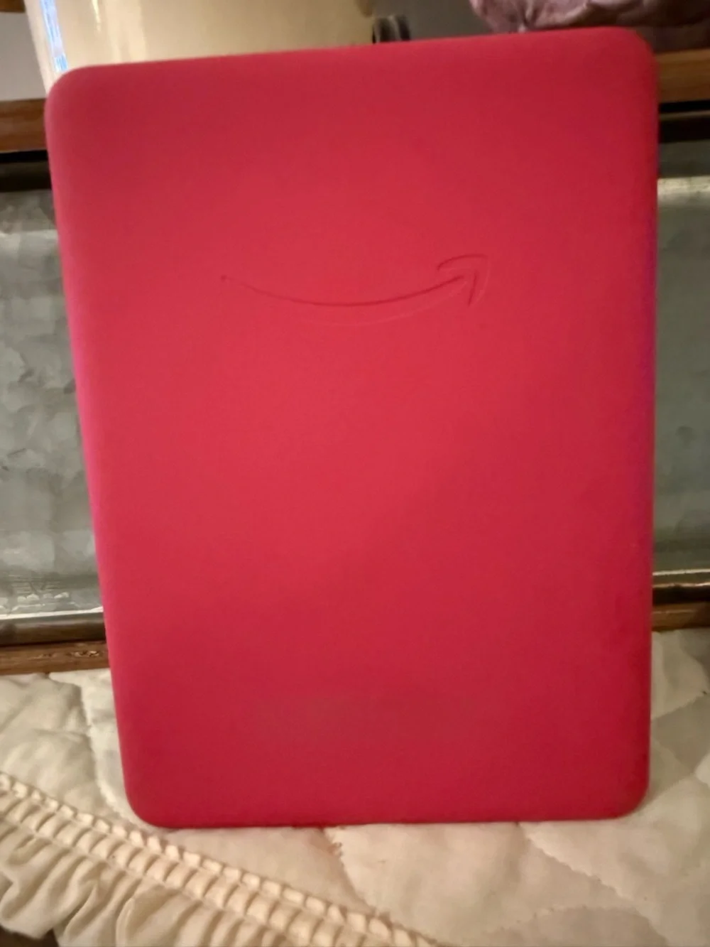 Kindle paperwhite Tablet in Pink - Amazon Kindle - Picture 2 of 2